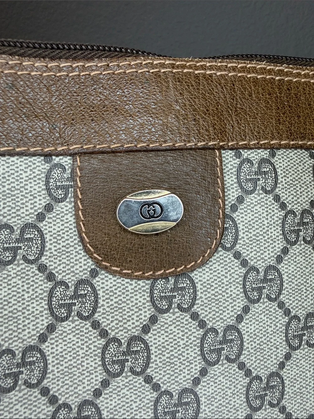 Vintage Gucci Beige Monogram Shoulder Bag with Brown Leather Trim - Picture 2 of 15